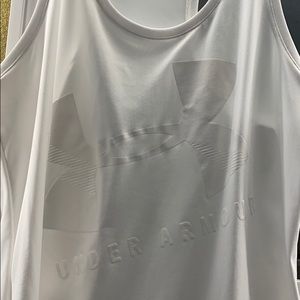 Women’s underarmour tank top